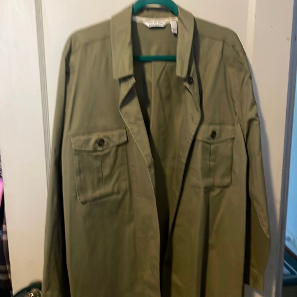 Brand new never used army green button down jacket!